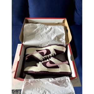 Nike Dunk Low Retro PRM Valentines Day 2023 Size 11 (DS/ Brand New)